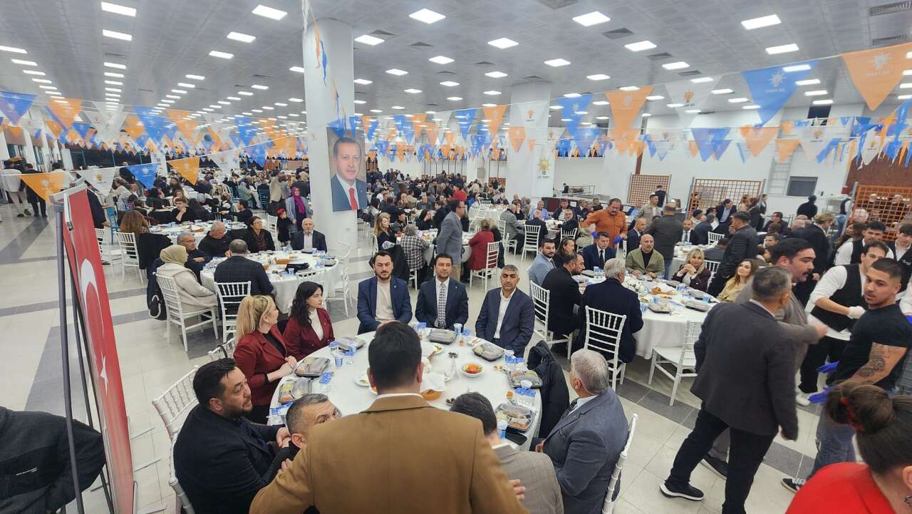 AK Parti Muğla’nın “Gönül Sofrası” İftarına Yoğun Katılım 7